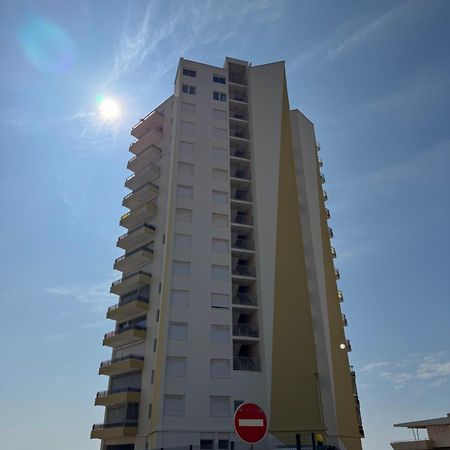 La Sainte Tour Apartment วัลราส์-ปลาจ ภายนอก รูปภาพ