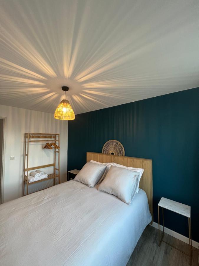 La Sainte Tour Apartment วัลราส์-ปลาจ ภายนอก รูปภาพ