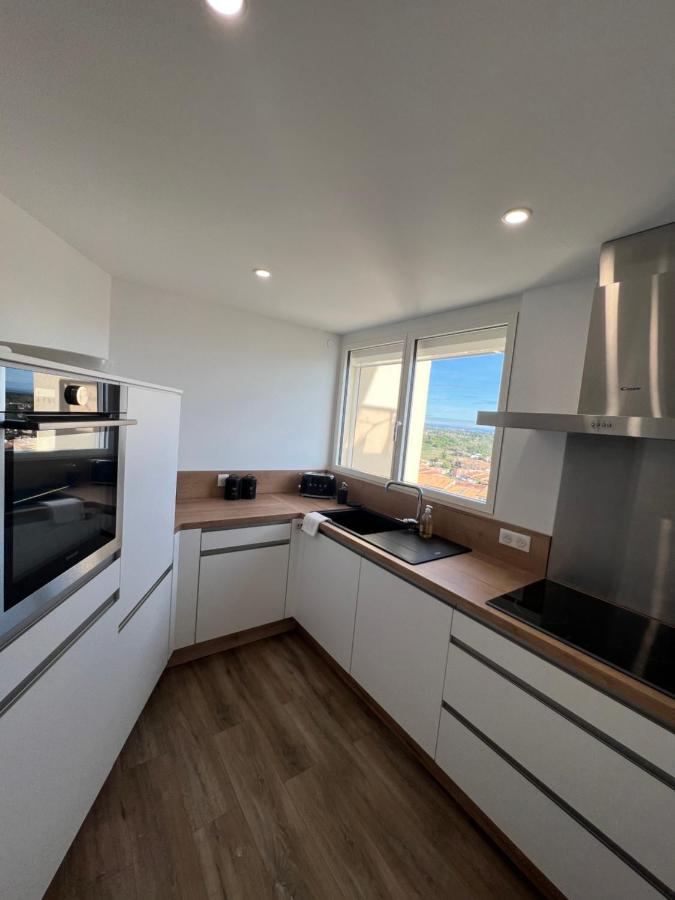 La Sainte Tour Apartment วัลราส์-ปลาจ ภายนอก รูปภาพ