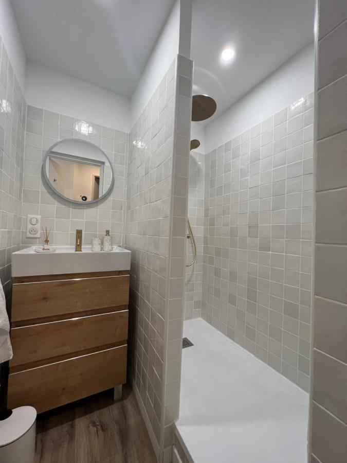 La Sainte Tour Apartment วัลราส์-ปลาจ ภายนอก รูปภาพ