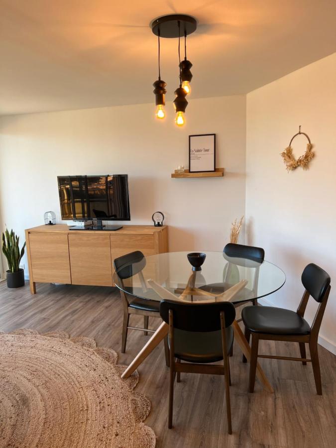 La Sainte Tour Apartment วัลราส์-ปลาจ ภายนอก รูปภาพ