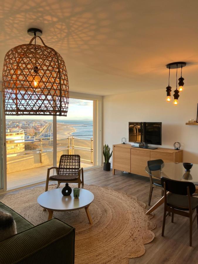 La Sainte Tour Apartment วัลราส์-ปลาจ ภายนอก รูปภาพ